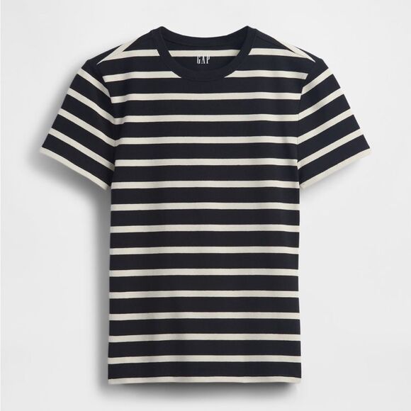 NWT GAP T-shirt - Picture 1 of 4